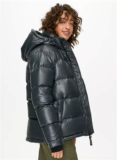 aritzia puffer jacket women's.